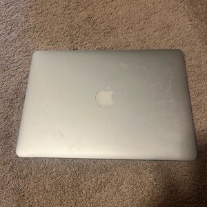 MacBook Air 15 in - DOES NOT TURN ON